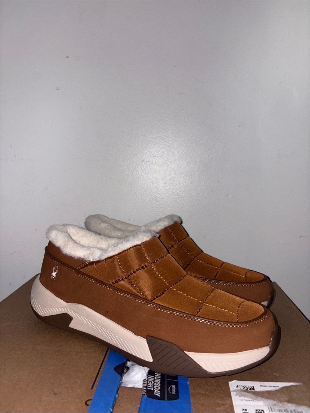 Women’s Spyder faux fur lined sneakers size 11M